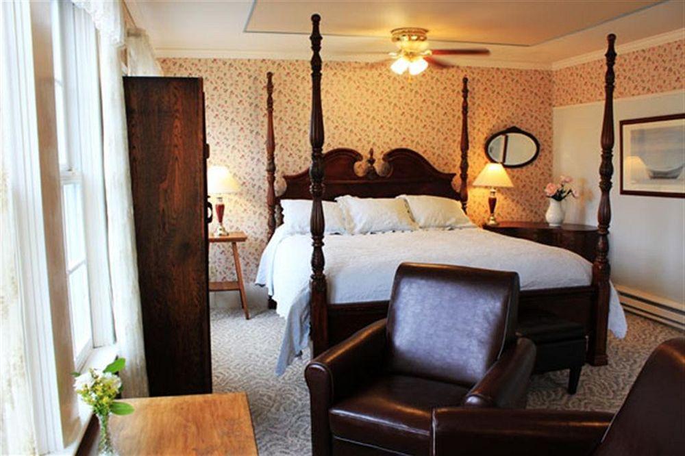 The Historic Requa Inn Кламат Екстериор снимка