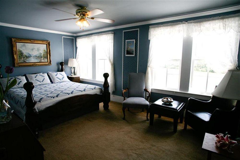 The Historic Requa Inn Кламат Екстериор снимка