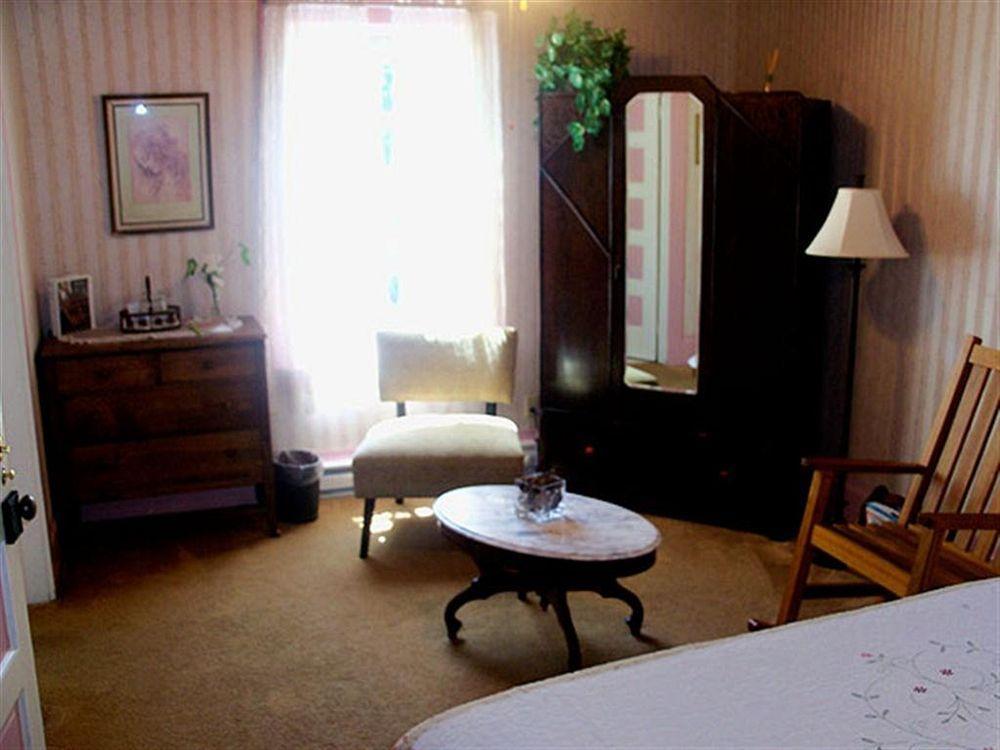 The Historic Requa Inn Кламат Екстериор снимка
