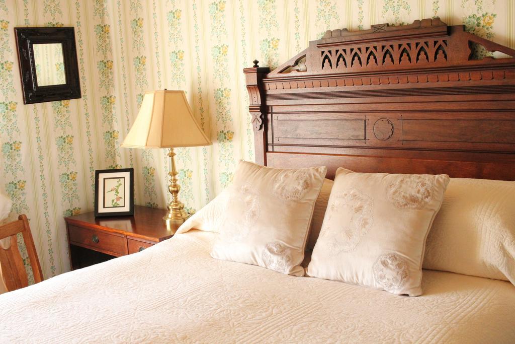 The Historic Requa Inn Кламат Екстериор снимка