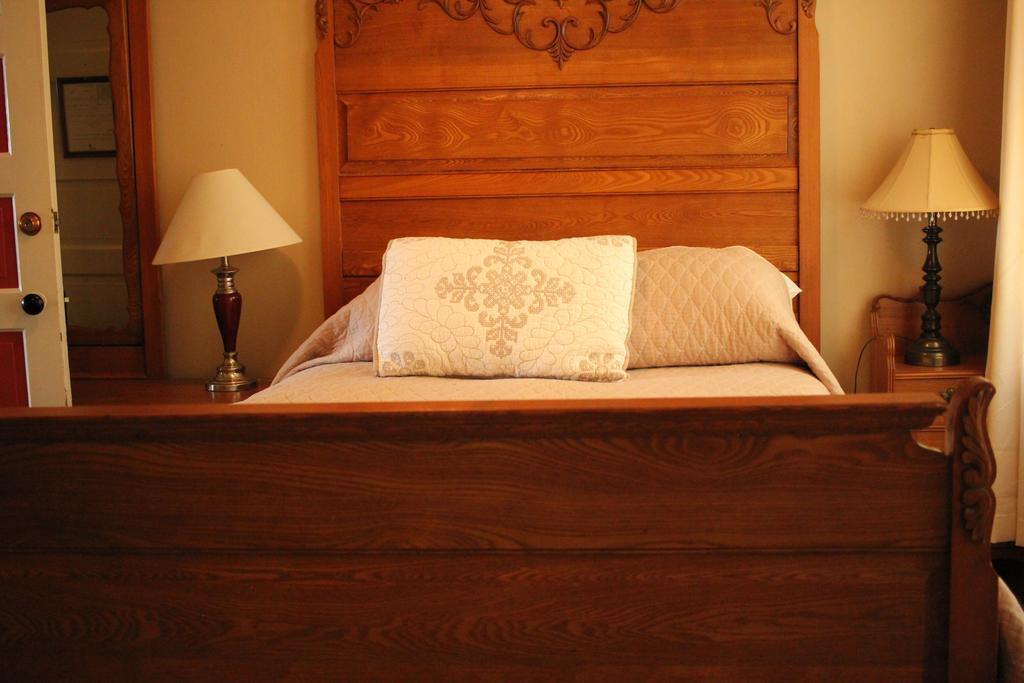 The Historic Requa Inn Кламат Екстериор снимка
