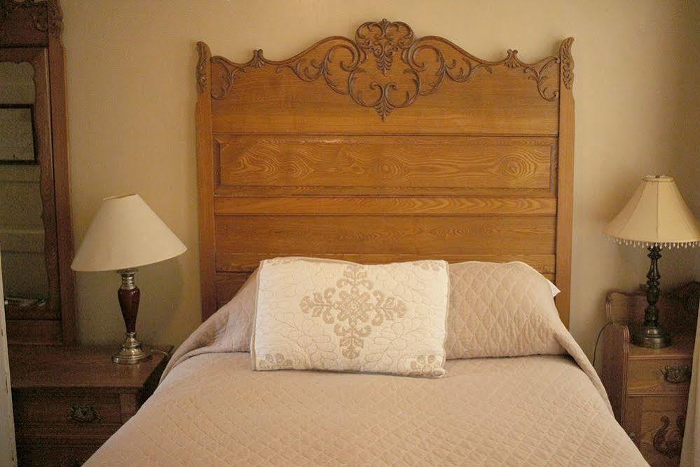 The Historic Requa Inn Кламат Екстериор снимка